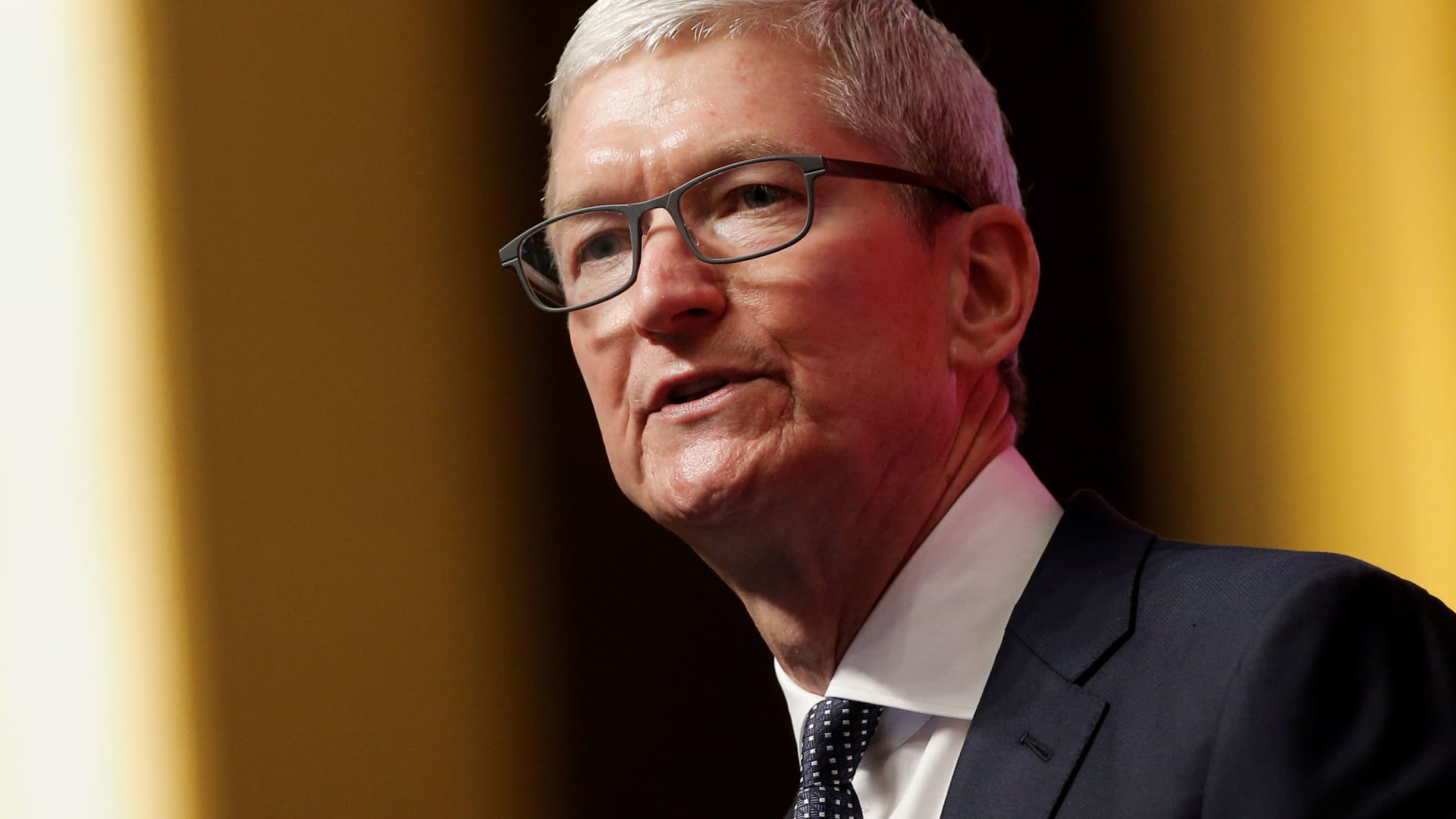 Apple CEO Tim Cook visits Shanghai amid a slowdown in China iPhone sales