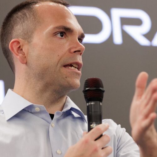 Oracle stock on pace for worst quarter since 2001, AI concerns