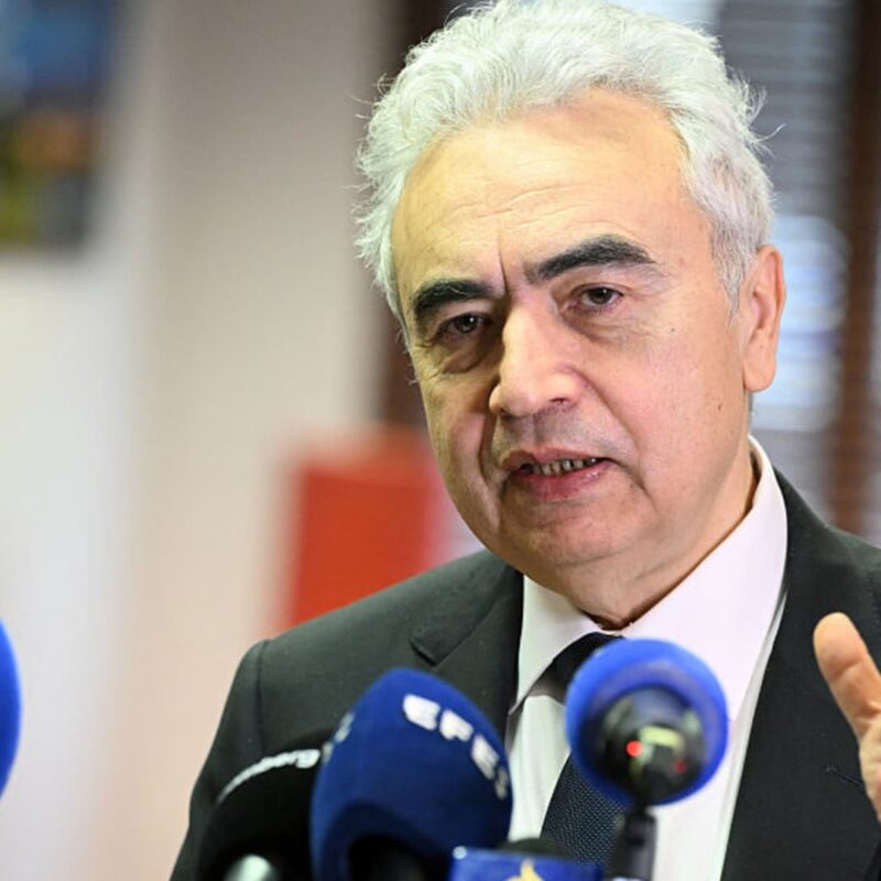 5 things to know before the market opens Thursday