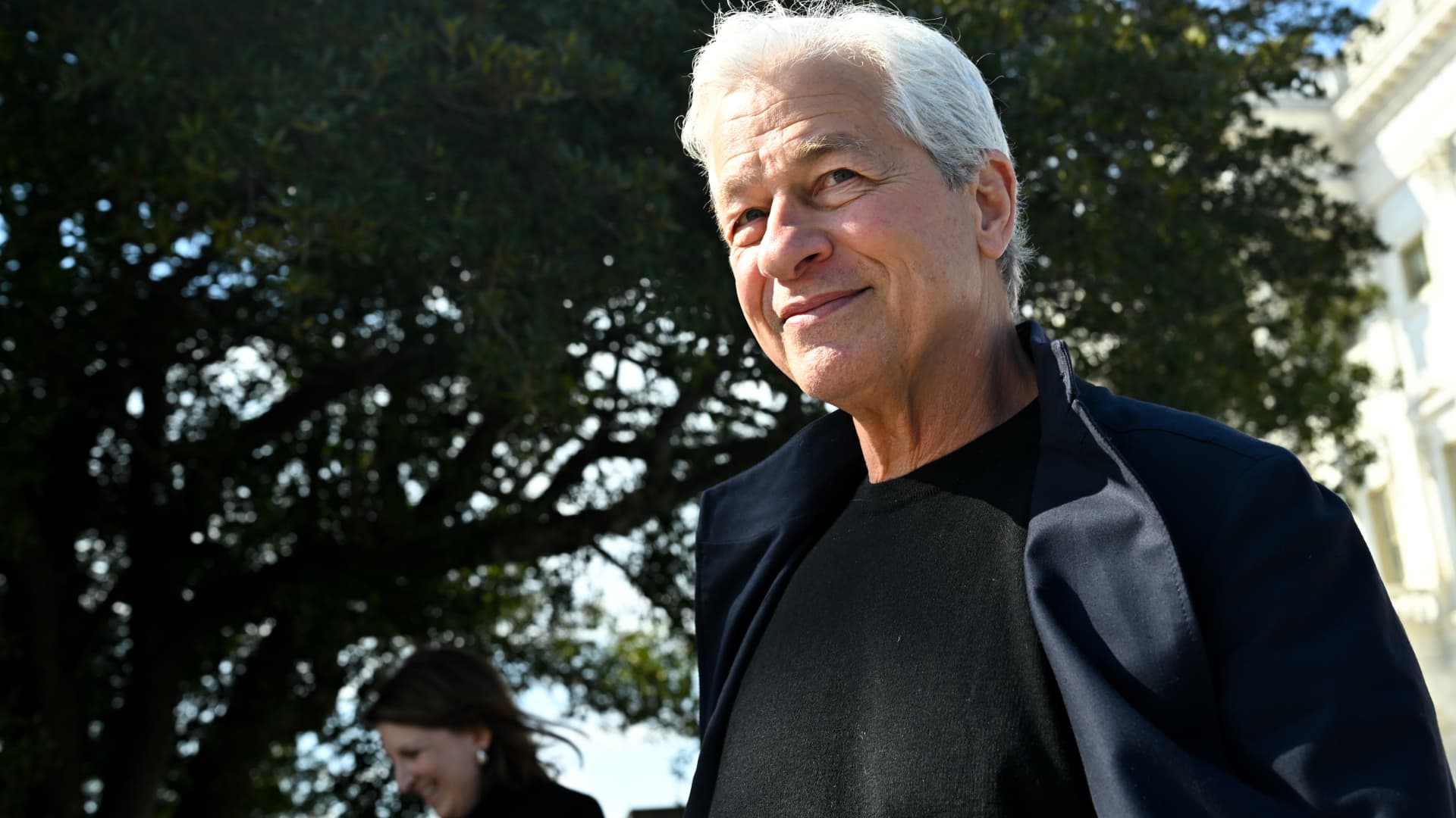 Dimon warns on AI job losses, calls for government-business incentives
