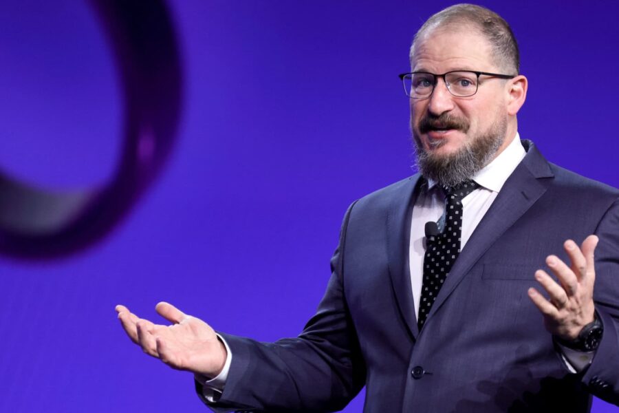 Qualcomm rolls out AI data center CPU, signs Meta as major customer