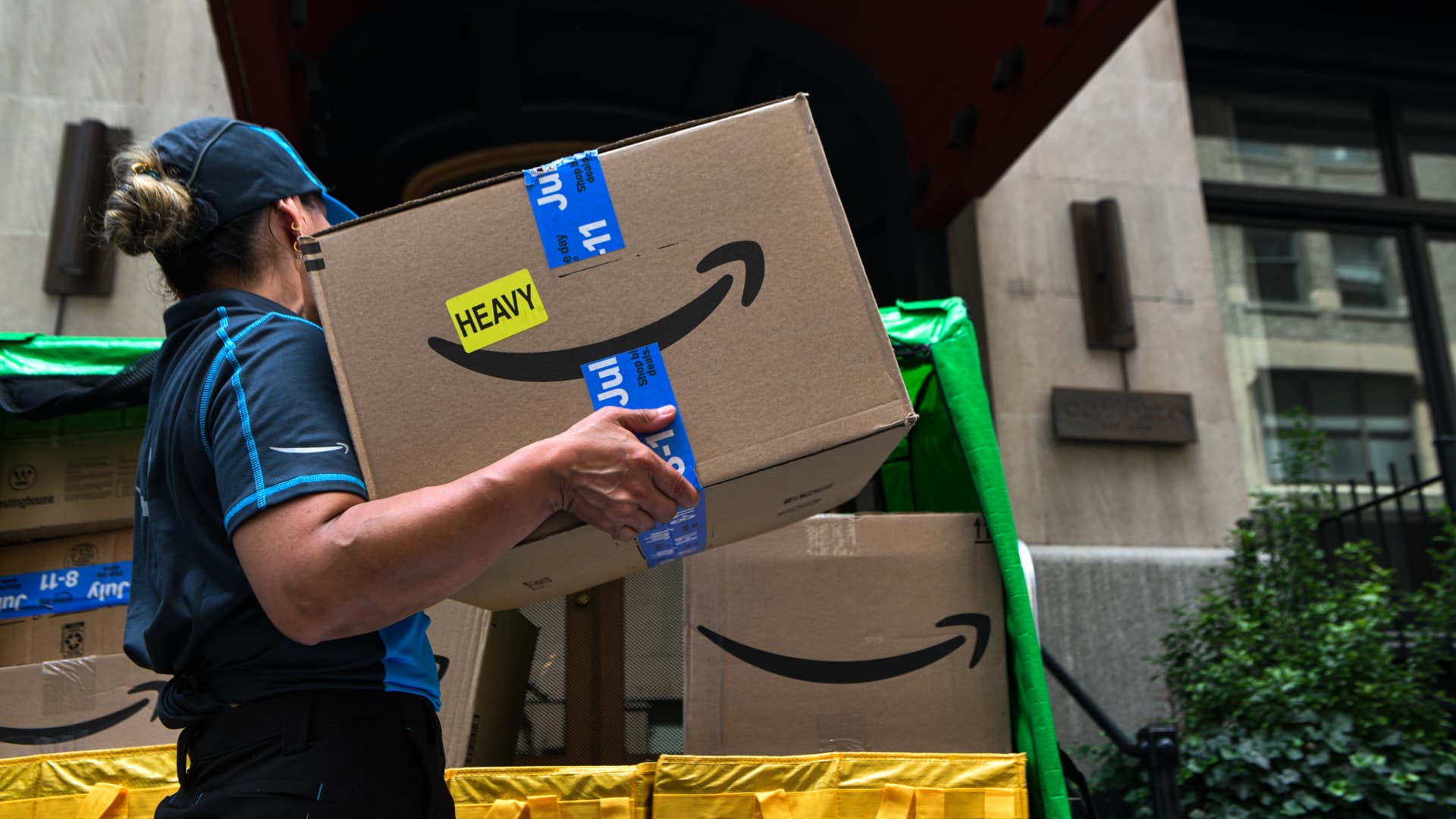 FTC sues Amazon, accusing the e-commerce giant of misleading advertisers